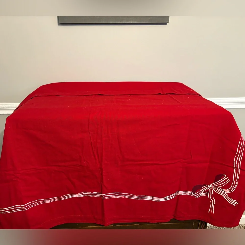 Threshold Red Christmas Tablecloth White Bow Trim Holiday Rectangular 104x60